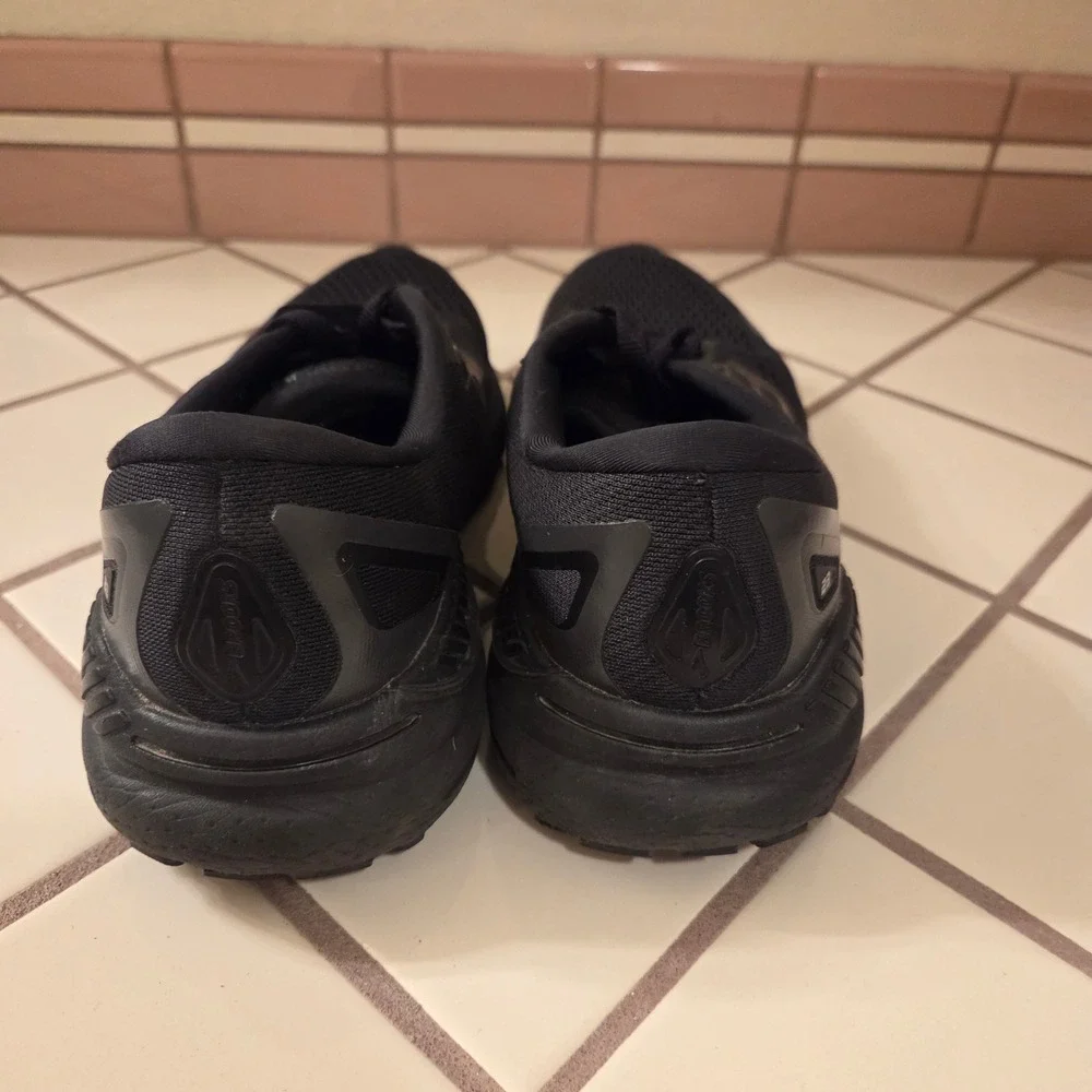 Brooks Adrenaline GTS 23 Mens Running Shoes Black 1203811B020 Size 8.5 Medium